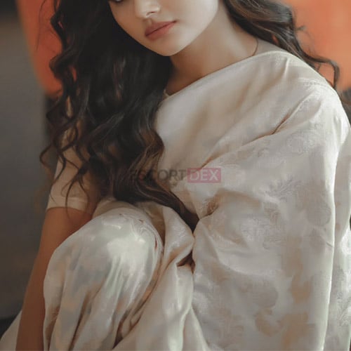 HASINA KAPOOR